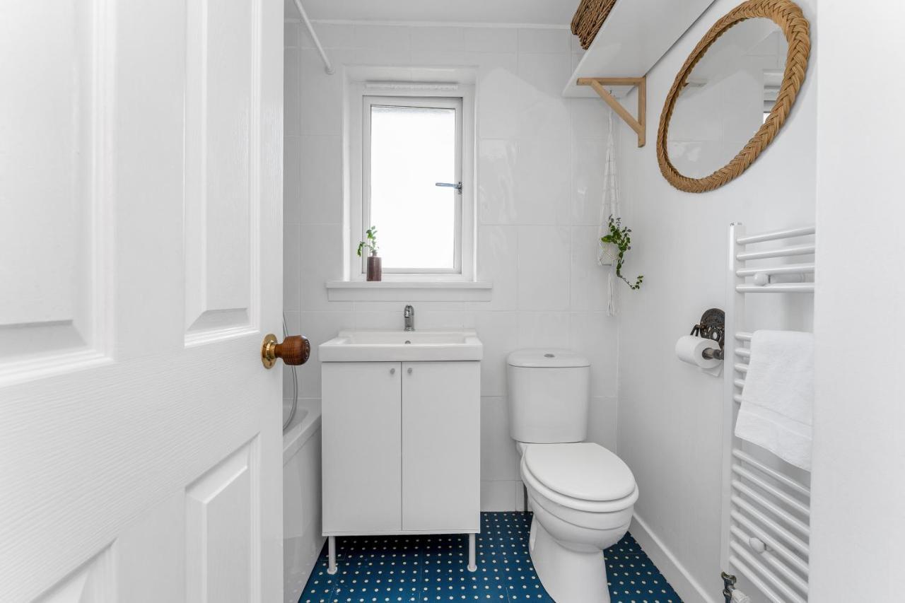 Cozy With Character Cheerful Home With Garden At Leith Links Park エディンバラ エクステリア 写真